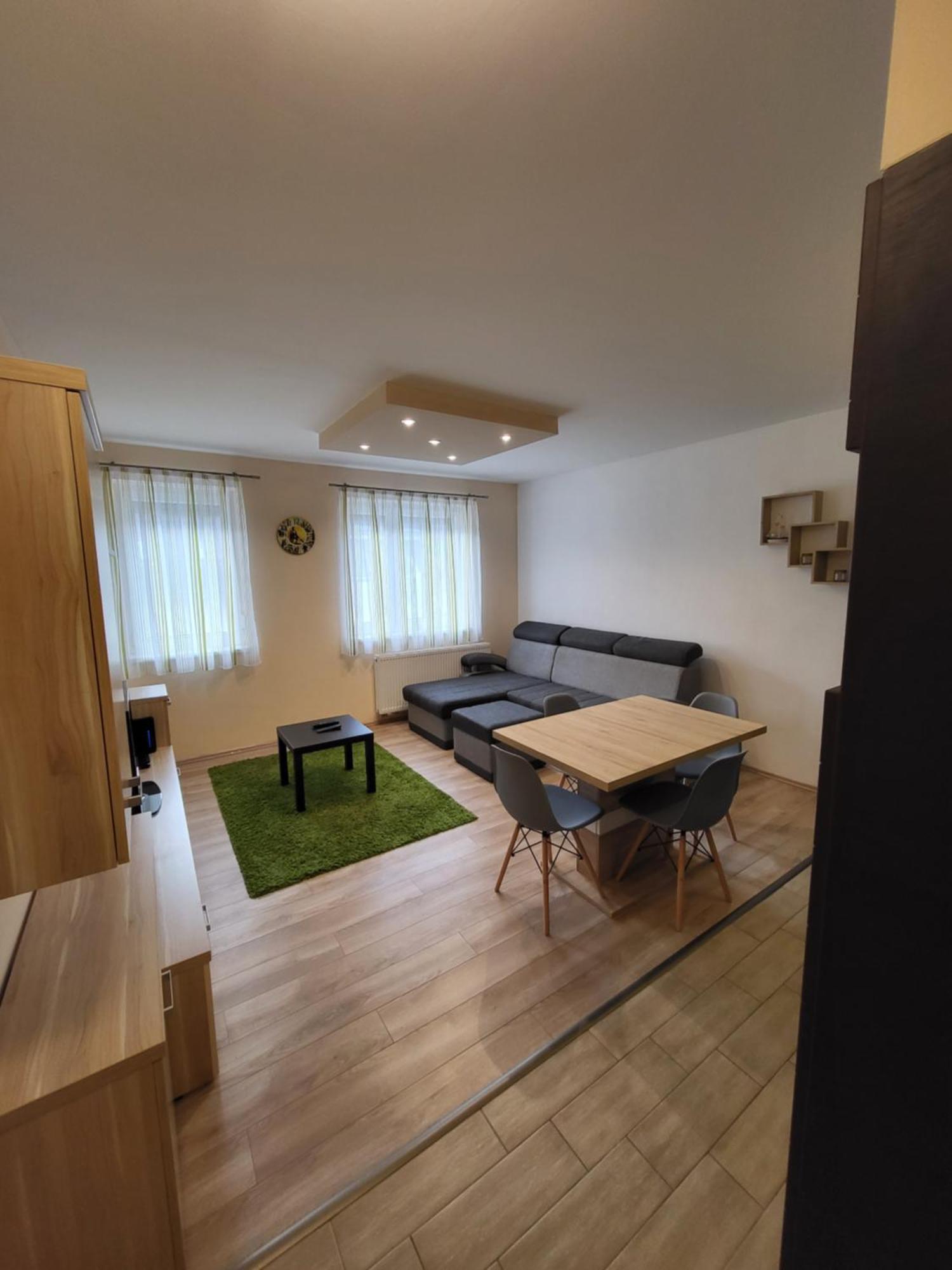 Appartamento Triangol Apartman: Fuerdo, Belvaros, Egyetem Győr Esterno foto